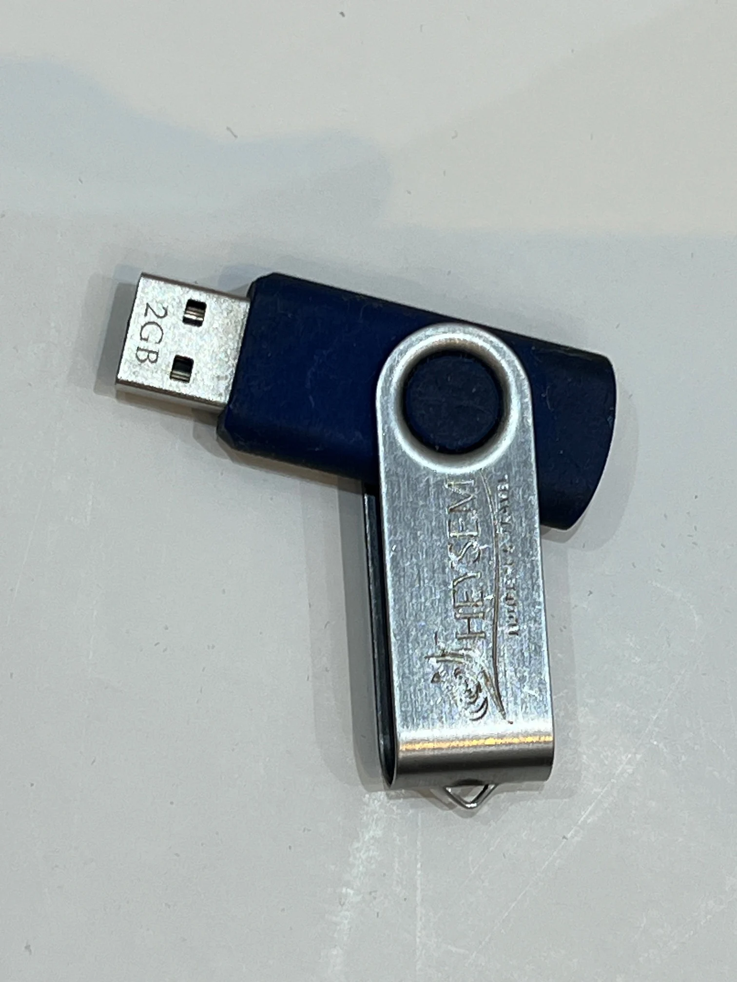 2GB ‎USB 2.0 - 2006
